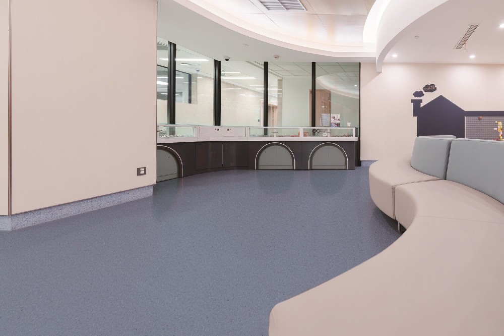 MIPOLAM美宝琳 柏苍